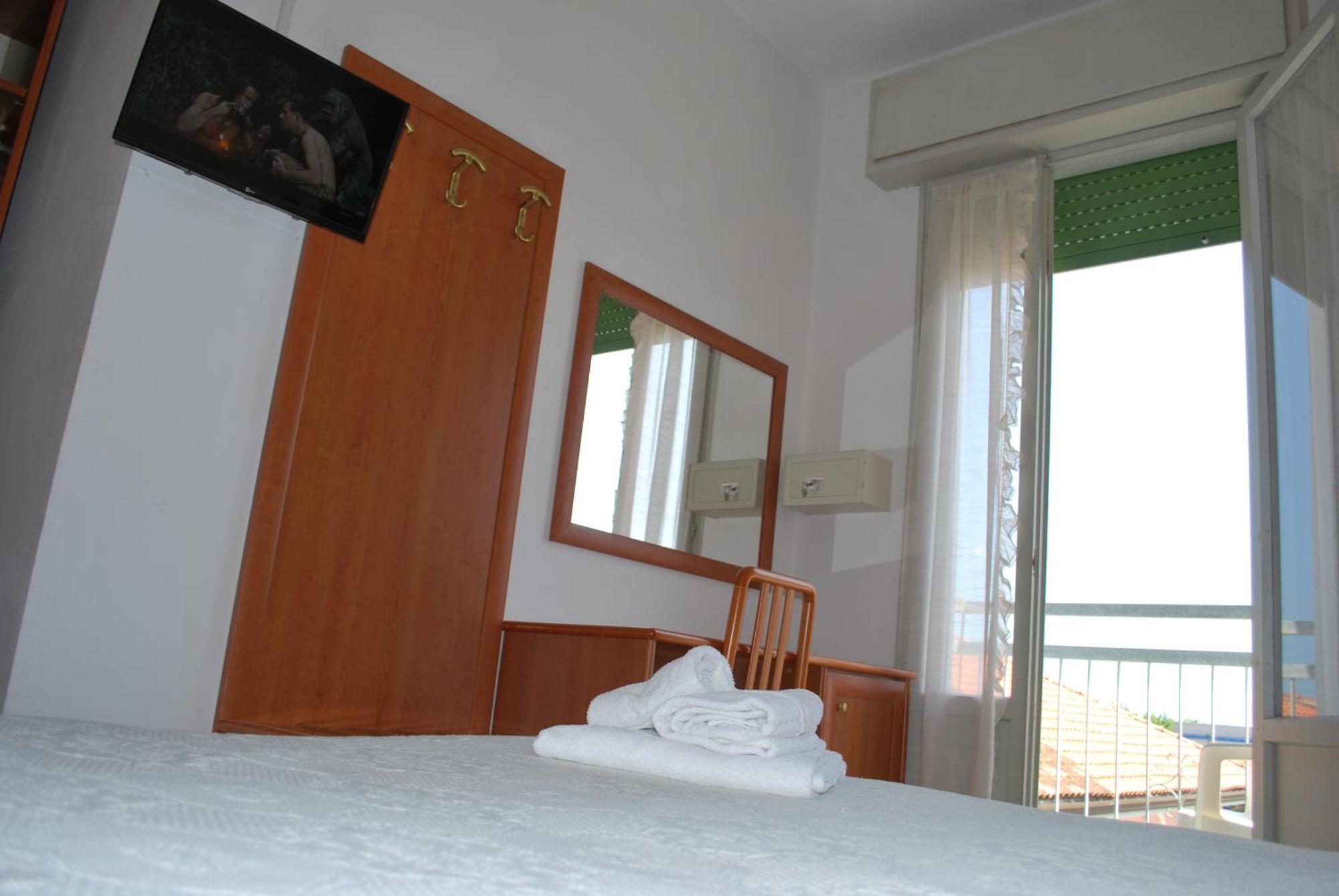 Hotel Villa Verde San Mauro Mare Exterior photo